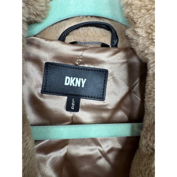 NWT Women's DKNY Tan Faux Fur Coat Size Large - Picture 10 of 10